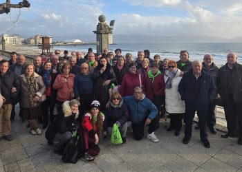 La asociación de mayores San Miguel, de Peñaranda, viaja a Galicia para ver el espectacular alumbrado navideño en Vigo