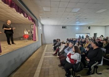 Primera parada del ciclo «Noches mágicas de Navidad» en Zorita de la Frontera con la actuación del mago Juan Francisco Luzón