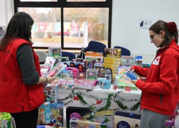 Cruz Roja en Salamanca entrega más de 1.660 juguetes a 744 niños y niñas de la provincia gracias a la solidaridad ciudadana