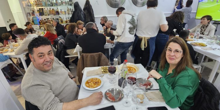 Los Álamos Laboratorio Gastronómico y su tradicional alubiada de San Antón congregan a familias y grupos de amigos en Peñaranda