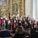 La coral Cal y Canto de Madrigal de las Altas Torres ofrece un recital navideño en la iglesia mudéjar del Salvador de Rágama