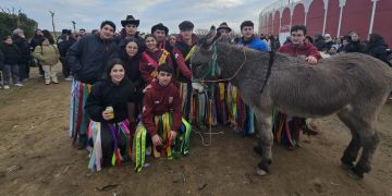 Cantalpino acompaña a los quint@s del 2007 en la tradicional carrera de cintas que han protagonizado una docena de jóvenes