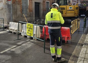La calle del Carmen en Peñaranda ya está en obras: primera fase de los cortes al tráfico y primeros despistes entre los conductores
