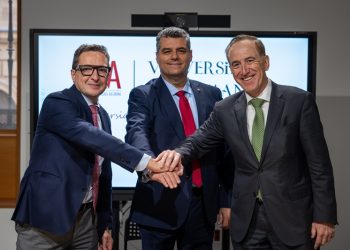 Caja Rural de Salamanca reafirma su compromiso con Alumni Universidad de Salamanca a través de dos iniciativas clave