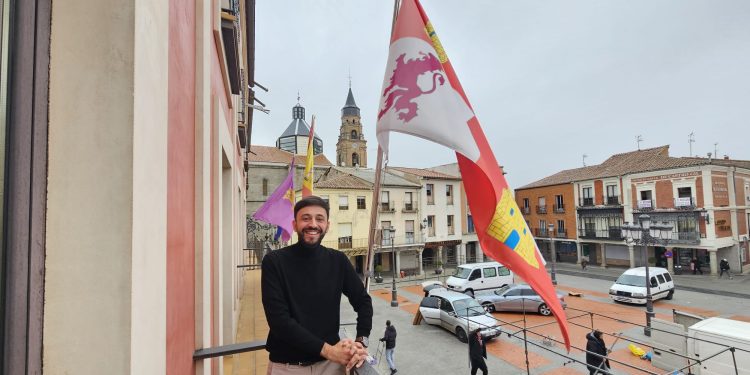 Fran Díaz, candidato del PSOE a las Cortes Regionales por Salamanca: «Peñaranda se merece más por parte de la Junta y ese es un compromiso que vamos a tener los socialistas si gobernamos Castilla y León a partir de marzo»