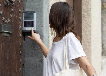 Preocupación en Peñaranda por la presencia de mujeres que llaman a las casas con la excusa de ir a realizar la limpieza