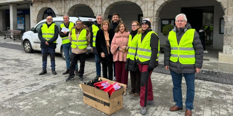 La nueva agrupación de Protección Civil de Peñaranda se estrena repartiendo hoy los regalos a los usuarios de Teleasistencia