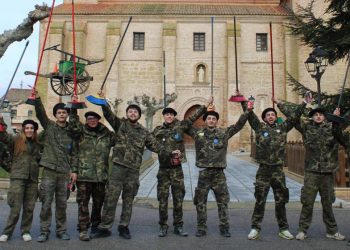 Cantalapiedra vive ya la fiesta de los quint@s 2008 que llevan su alegría hasta el último rincón de la localidad con Los del Lío