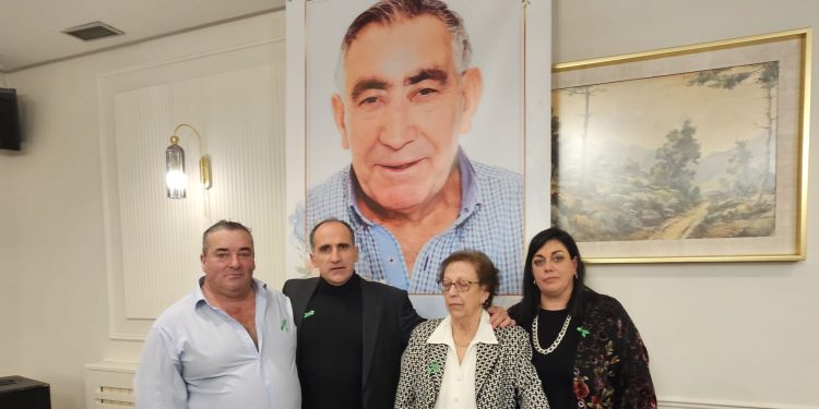 Emotivo y merecido homenaje a Manuel Salinero, de Agrosalinero, en una cena en Peñaranda que ha recaudado fondos para la AECC