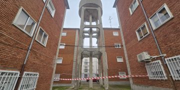 Cortado en Peñaranda uno de los pasos entre Arapiles y Carlos I por la caída de varios cascotes de un antiguo depósito de agua
