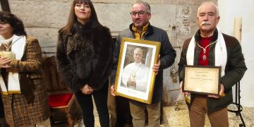 La cofradía sacramental de Villoria recibe la bendición del Papa León XIV con motivo del tercer centenario de su fundación