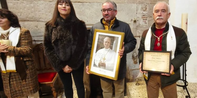 La cofradía sacramental de Villoria recibe la bendición del Papa León XIV con motivo del tercer centenario de su fundación