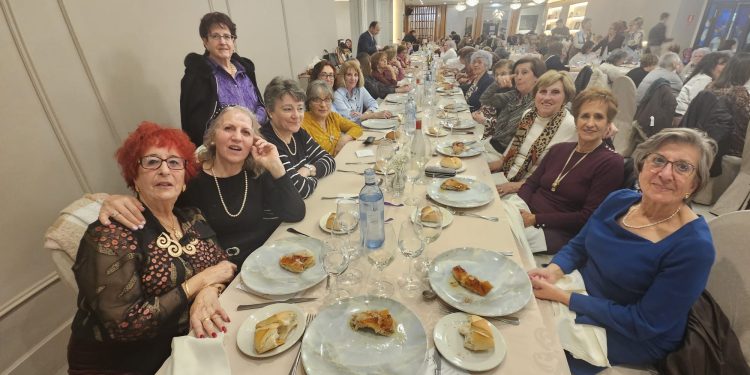 Aguederas salmantinas y abulenses eligen Peñaranda para festejar a Santa Águeda con una comida de confraternidad
