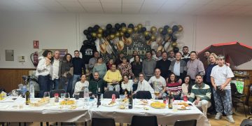Arcadio Pinto Rodero «se baja del andamio» y celebra su jubilación con familiares y amigos en El Campo de Peñaranda
