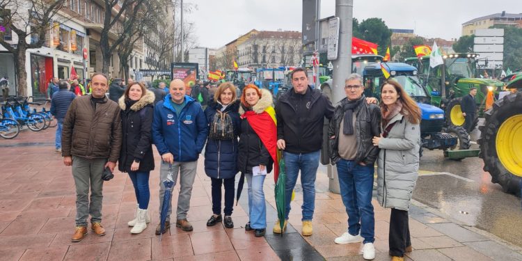 Agricultores de Cantalpino participan en la tractorada de Madrid para protestar por los recortes de la PAC y el acuerdo Mercosur