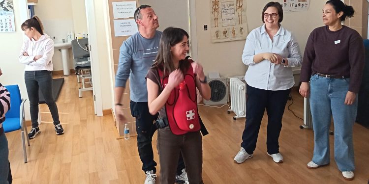 Formación en Peñaranda para ayudar a salvar vidas: los talleres de RCP y atragantamiento despiertan el interés de la población