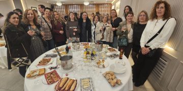 La gran familia de Dulca comparte un ágape en Las Cabañas y un brindis por los importantes retos de futuro que están por llegar