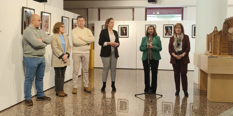 20 fotografías optan a ser la imagen del cartel anunciador de la Semana Santa de Peñaranda y se exponen en la sala del CDS