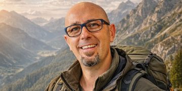 Ángel García Gutiérrez «Lillo»: «Espero que cada peñarandino se sienta identificado con esa luz, esa emoción y ese encuadre que abre las puertas del cielo y apunta a la resurrección»