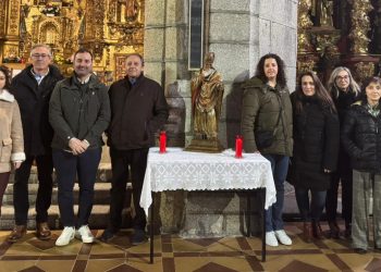 Macotera celebra la festividad de San Blas, patrón de la administración local, con la misa y bendición de gargantillas
