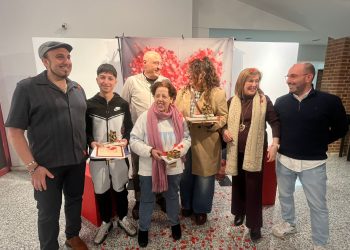Raquel Sánchez, Iván Dimitrov y Trinidad Martínez reciben los premios del concurso de poemas de Los Álamos Gastrolab