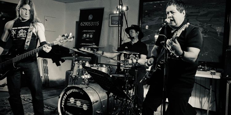 El grupo peñarandino Puntos Suspensivos celebra sus 40 años en el panorama musical: «El secreto de seguir es la afición por la música, la constancia, ensayos y valorarnos a nosotros mismos»