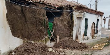 Peligro inminente en Zorita de la Frontera por el estado ruinoso de la casa del cura: «Hasta que no ocurra algo grave, no actuarán»