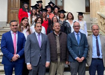 El alumnado de la AFE sociosanitaria de Macotera recibe en Salamanca los certificados de su formación