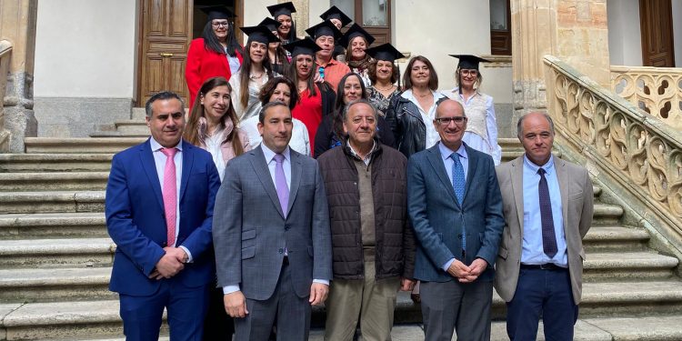 El alumnado de la AFE sociosanitaria de Macotera recibe en Salamanca los certificados de su formación