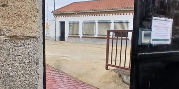 Padres y madres de Alaraz reclaman a la Junta los servicios de «Madrugadores» y «Tardones» para conciliar trabajo y familia