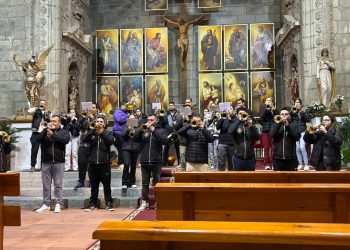 Últimos preparativos de la banda de cornetas y tambores para la III edición de «Peñaranda de Pasión» que se celebrará mañana
