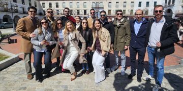 Multitudinario Domingo de Ramos en Peñaranda con numerosos grupos disfrutando de la limonada, la clarea y los reencuentros