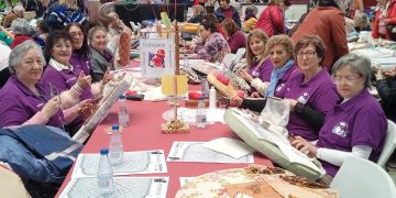 Las encajeras de Peñaranda participan en un Encuentro Nacional de Bolillos y Vainicas celebrado hoy en Arroyo de la Encomienda