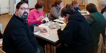 Peñarandilla acoge un taller de bordado popular tras el éxito del curso pasado y que volverá al pueblo el próximo mes de junio