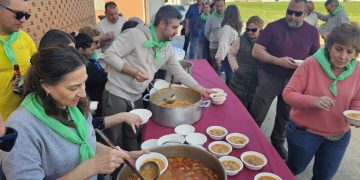 Bóveda del Río Almar despide con una gran alubiada un fin de semana de encuentros en torno a la matanza tradicional