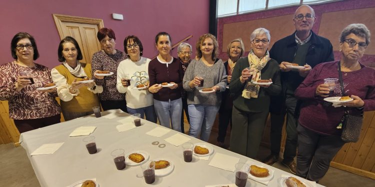 Bóveda del Río Almar estrena la Semana Santa con una invitación a torrijas y limonada elaboradas por las mujeres de la localidad