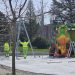 A contra reloj en el parque de Los Jardines de Peñaranda antes del 1 de abril: comienza la instalación de los juegos infantiles