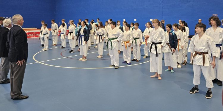 La IV edición del Open de Karate «Ciudad de Peñaranda» reúne a 123 participantes en una intensa jornada deportiva en el pabellón