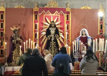 Jesús de Medinaceli recibe en Peñaranda la devoción de los fieles en el tradicional besapiés del primer viernes del mes de marzo