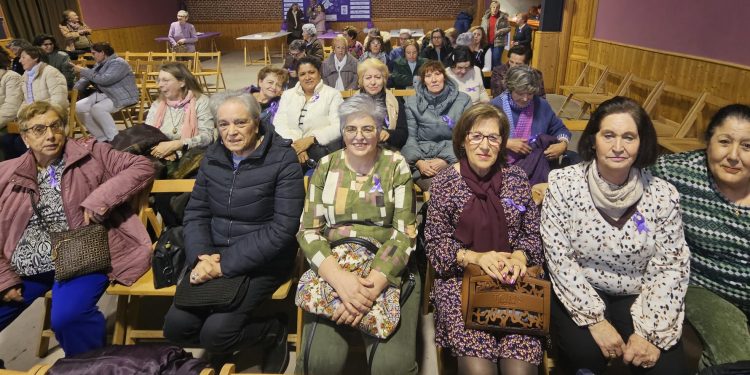Bóveda del Río Almar recibe a las asociaciones de mujeres de la comarca en un encuentro vespertino con diversas actividades