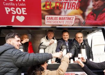 La «caldoneta» del PSOE hará mañana parada en el mercadillo semanal de Peñaranda con los candidatos a las Cortes Regionales