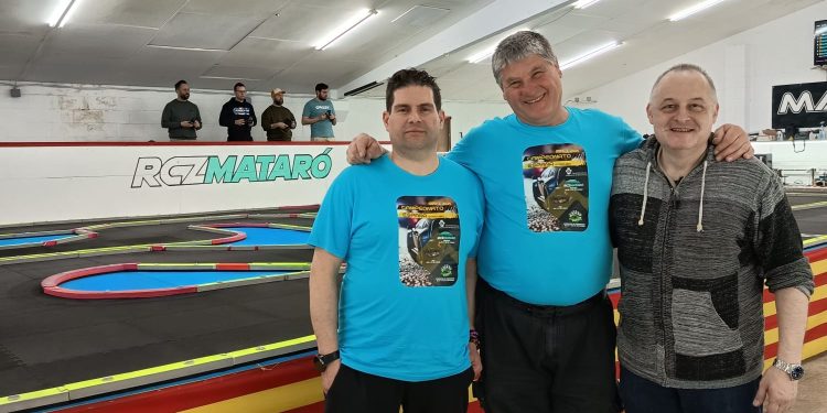 Pilotos del RC Peñaranda participan en la primera prueba del Campeonato de España de Miniz disputada en Mataró (Barcelona)