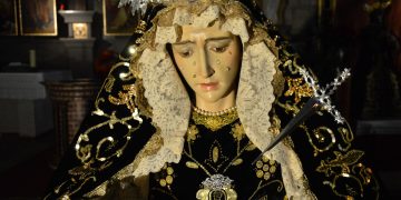 La Virgen de la Soledad, ataviada con un conjunto de inspiración charra para los actos en su honor que se celebran en Peñaranda