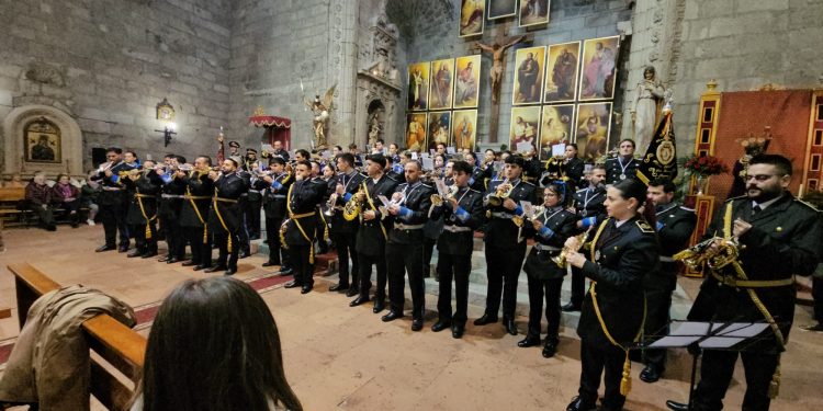 Peñaranda suena a Semana Santa con doblete de conciertos en la iglesia parroquial y una destacada participación del público