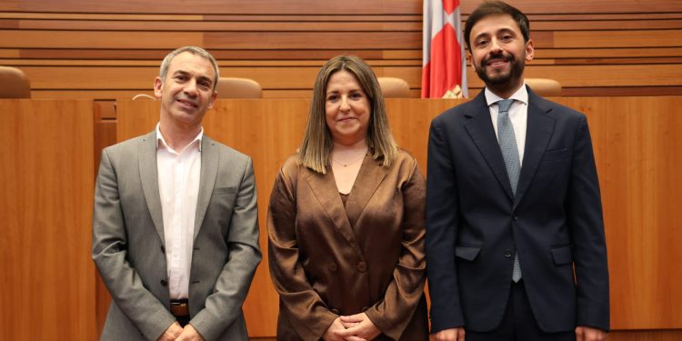 El primer teniente alcalde de Peñaranda, Fran Díaz, toma posesión de su cargo como procurador en las Cortes de Castilla y León