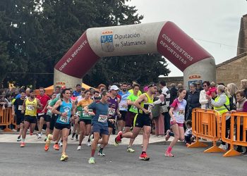 Ignacio Regalado y Verónica Rodríguez ganan la II edición de la carrera popular «Cristo de Hornillos» en Arabayona de Mógica