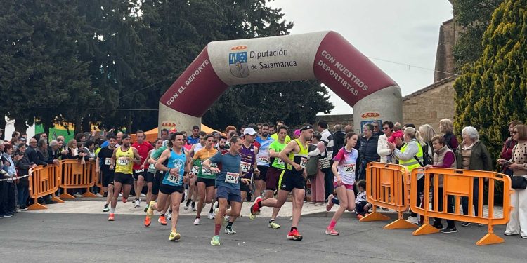 Ignacio Regalado y Verónica Rodríguez ganan la II edición de la carrera popular «Cristo de Hornillos» en Arabayona de Mógica