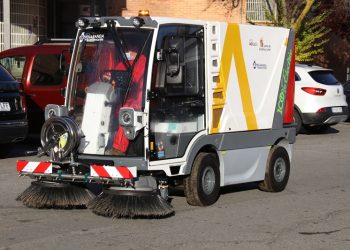 Peñaranda abre el proceso para cubrir una plaza de conductor de la barredora con plazo de solicitud hasta el 5 de mayo