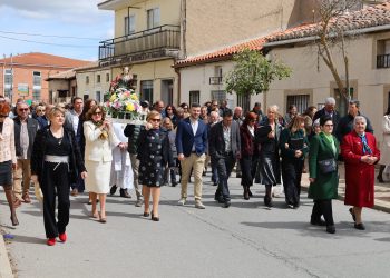 Villoria acompaña a Santa Bárbara en el día grande de las fiestas del Voto con una procesión donde no han faltado los bailes típicos