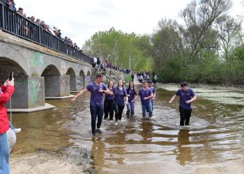 Alaraz vive una multitudinaria romería en honor del Santo Cristo del Monte con los quint@s como grandes protagonistas
